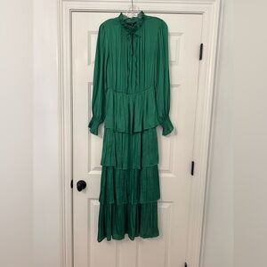 Elegant Green Long Sleeve Tiered Dress